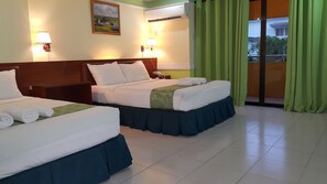 Suite junior | Escritorio, wifi gratis y ropa de cama 