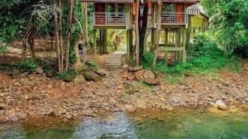 Bungalow trăng mật, quang cảnh sông (with Air-Con) | 1 phòng ngủ, truy cập Internet không dây miễn phí, bộ trải giường