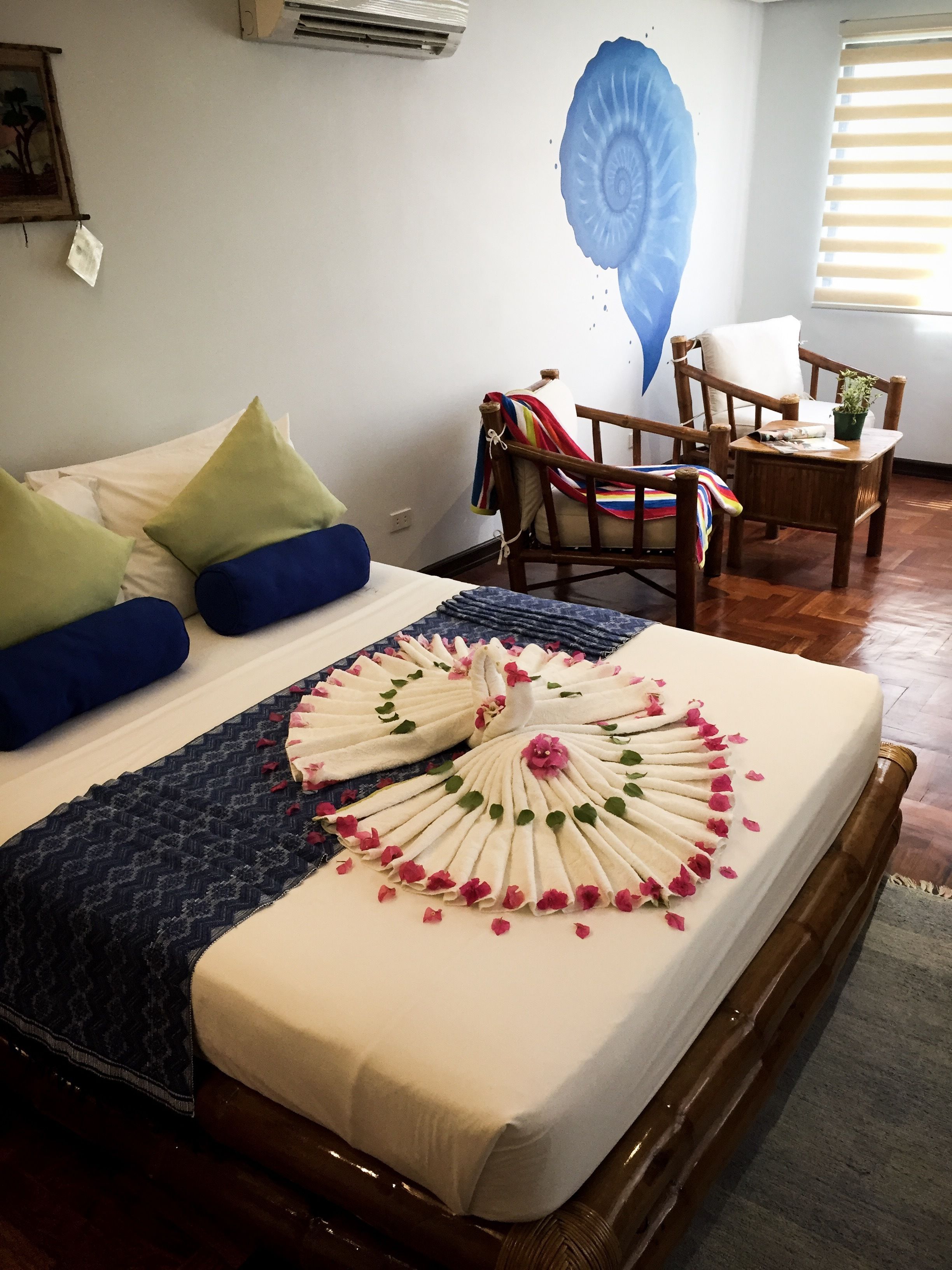 executive room, 1 queen bed | in-room safe, desk, rollaway beds, free wifi