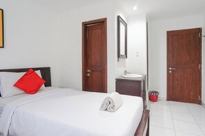 Twin Room | Desk, free WiFi, bed sheets - Gana Inn Legian (Legian)