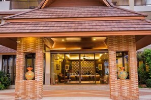 ด้านหน้าที่พัก