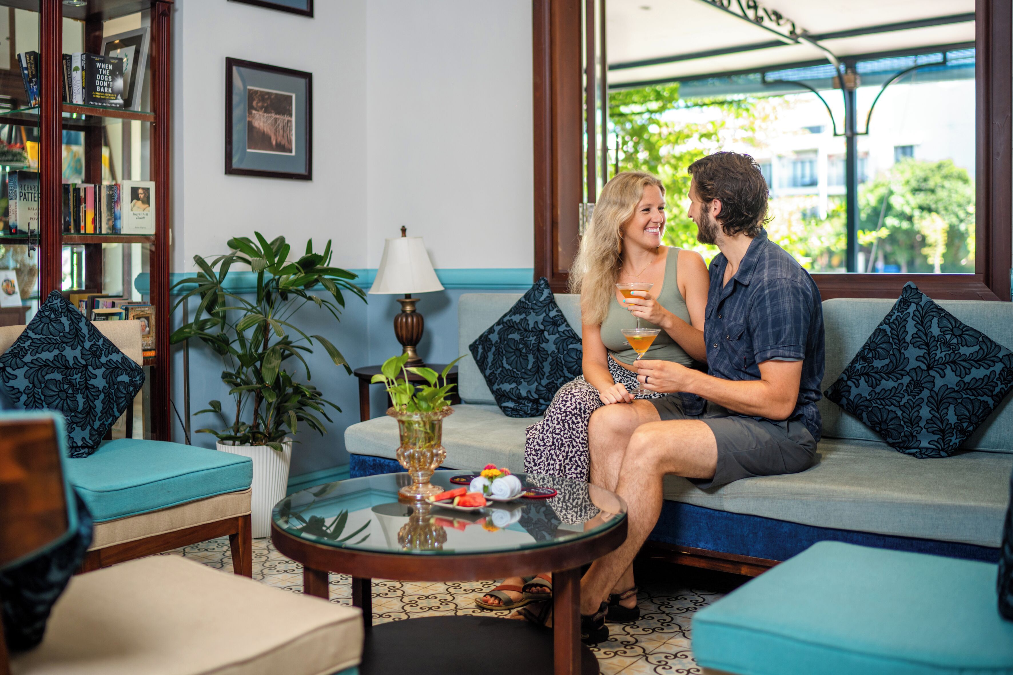 Lobby-lounge