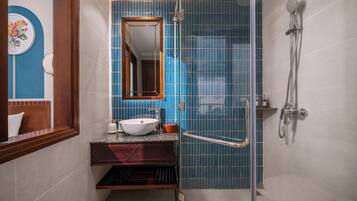 Rainfall showerhead, free toiletries, hair dryer, bathrobes