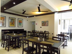 Dining - Chapelton House (Colombo)