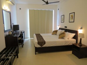 Standard Single Room, 1 Bedroom, Ensuite | In-room safe, desk, soundproofing, iron/ironing board - Chapelton House (Colombo)