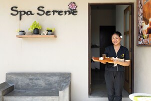 Couples treatment rooms, body treatments, aromatherapy, reflexology