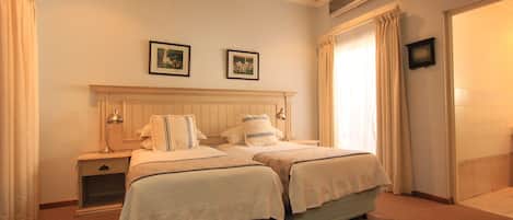 Premium bedding, desk, free WiFi, wheelchair access