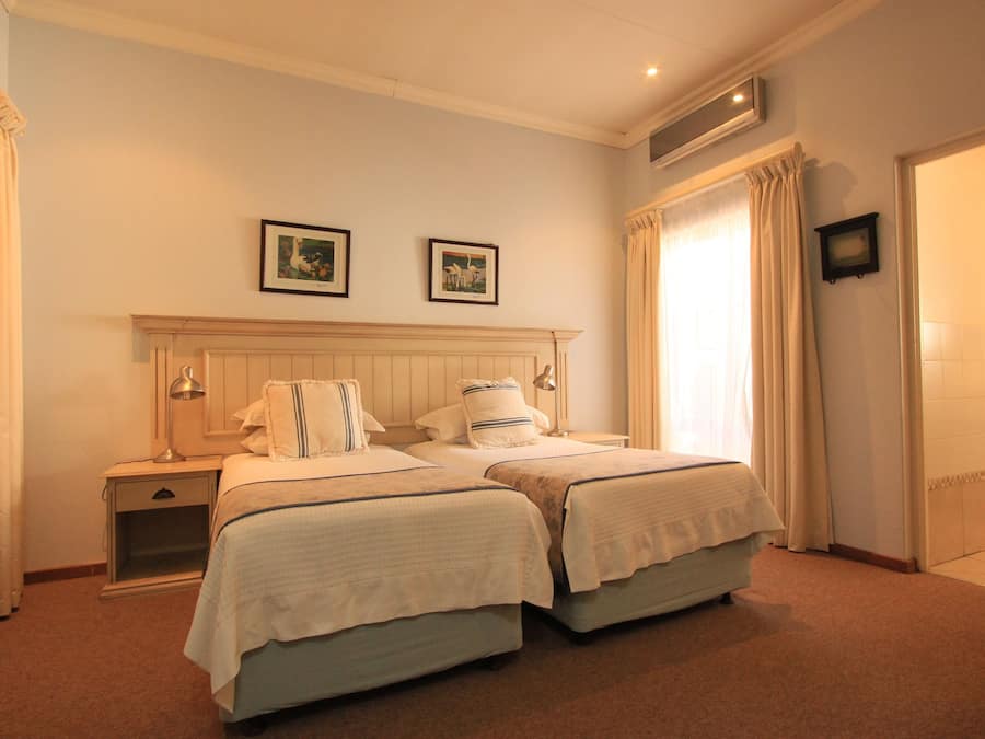 Premium bedding, desk, free WiFi, wheelchair access