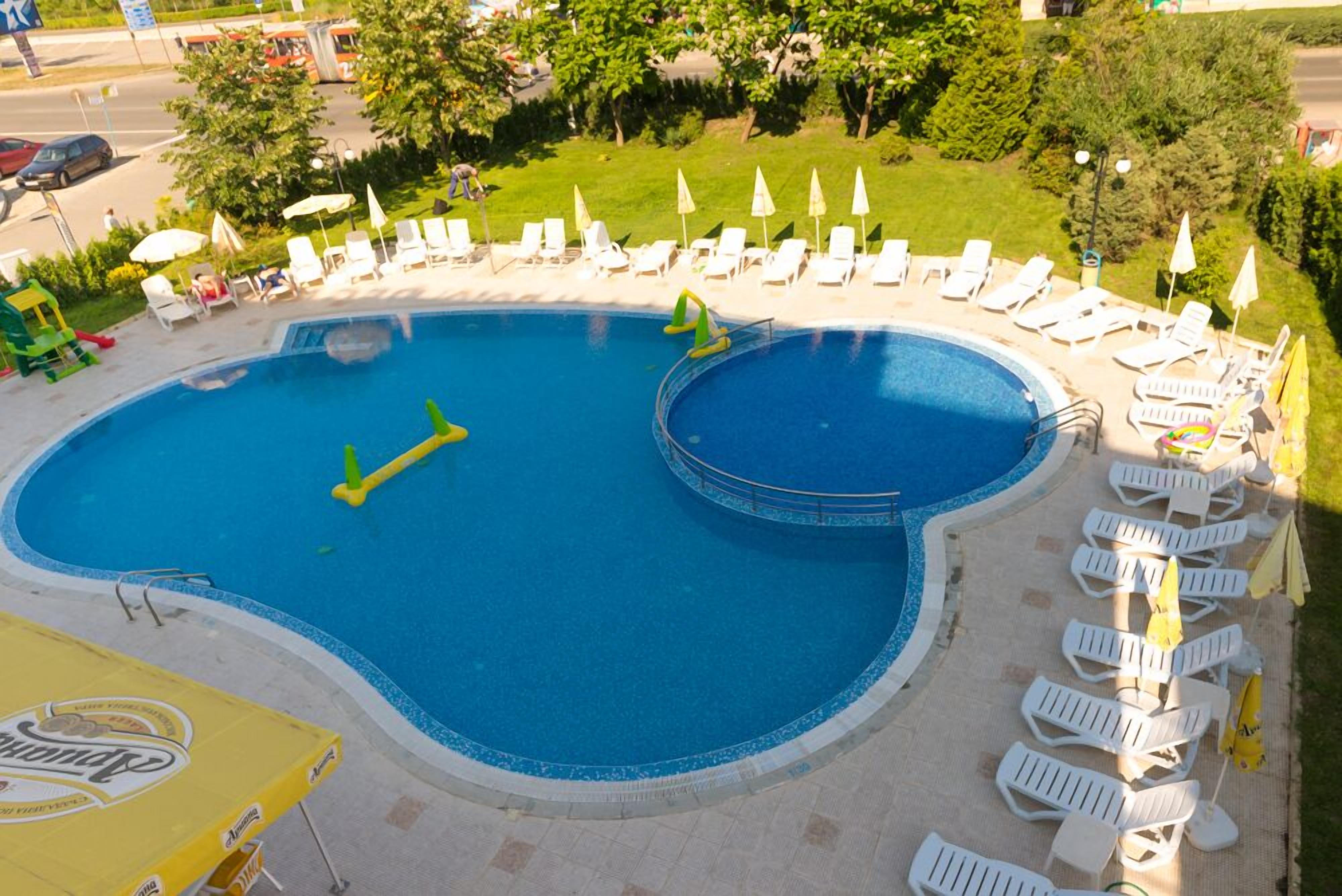 Outdoor pool, sun loungers
