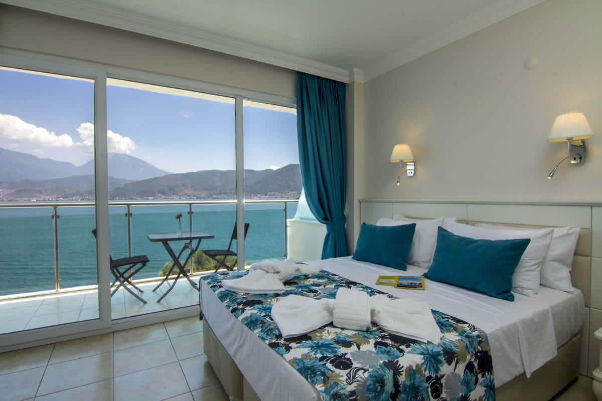 double or twin room, sea view | minibar, in-room safe, soundproofing, free wifi