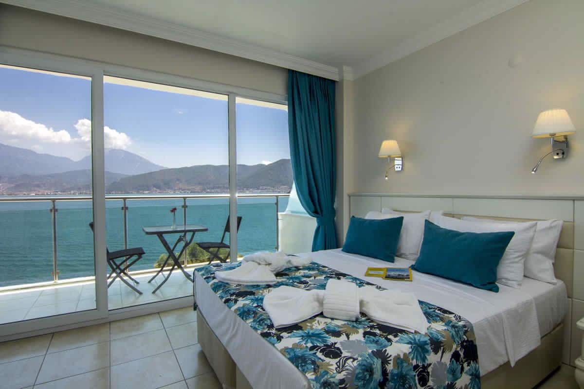 double or twin room, sea view | minibar, in-room safe, soundproofing, free wifi