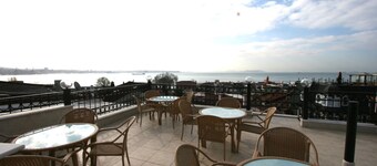 Grand Peninsula Hotel