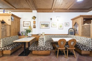 Lobby lounge - Rifugio Monte Baldo (Avio)