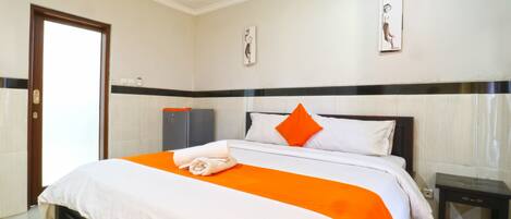 Quarto casal luxo | Escrivaninha, Wi-Fi de cortesia, roupa de cama