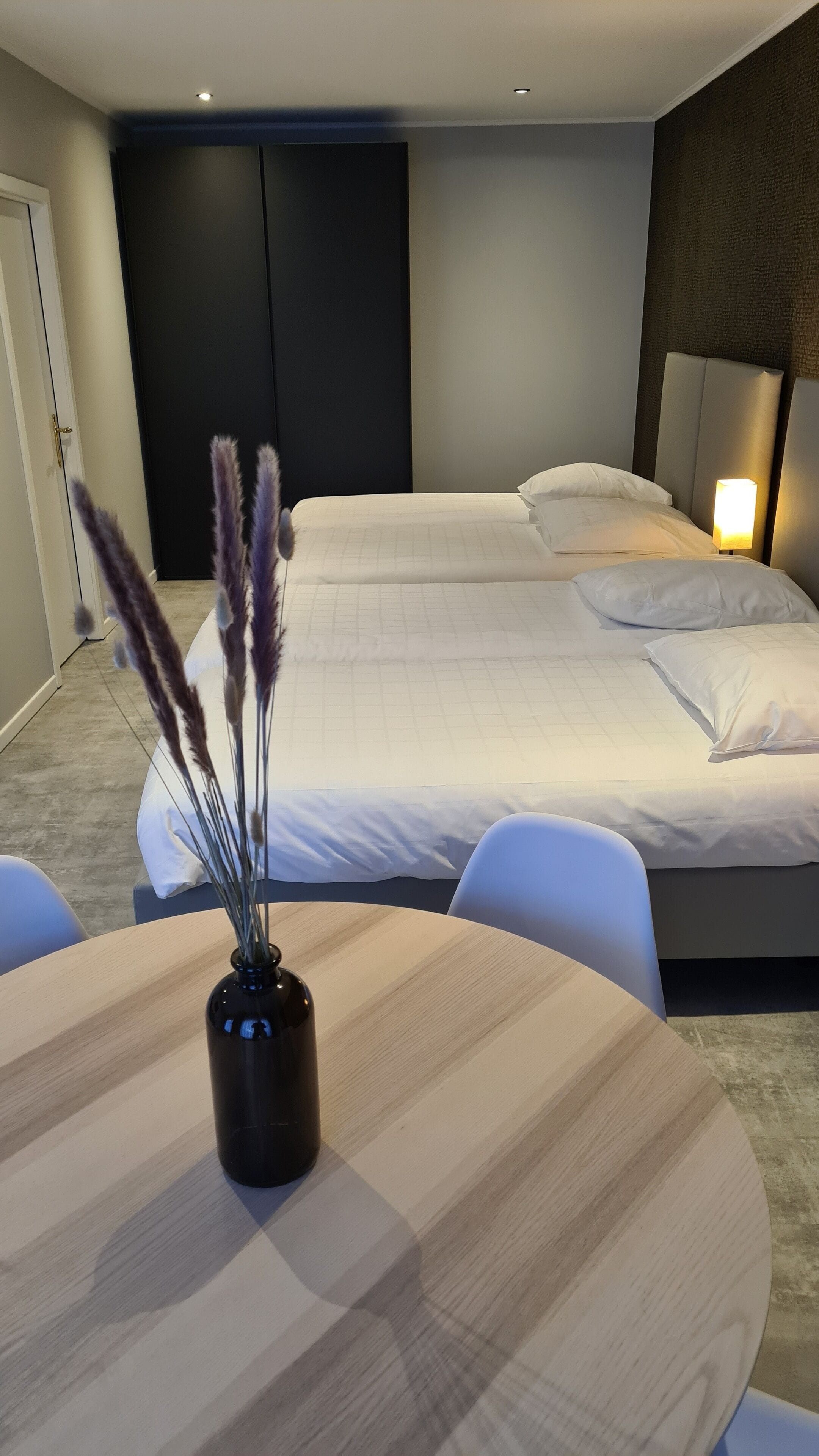 quadruple room | 1 bedroom, individually furnished, desk, laptop workspace