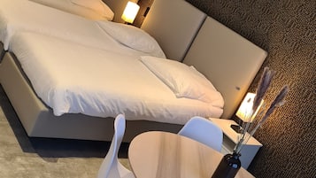 Quadruple Room | 1 bedroom, individually furnished, desk, laptop workspace