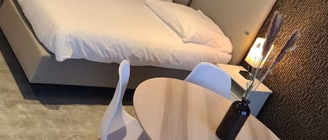 1 bedroom, individually furnished, desk, laptop workspace