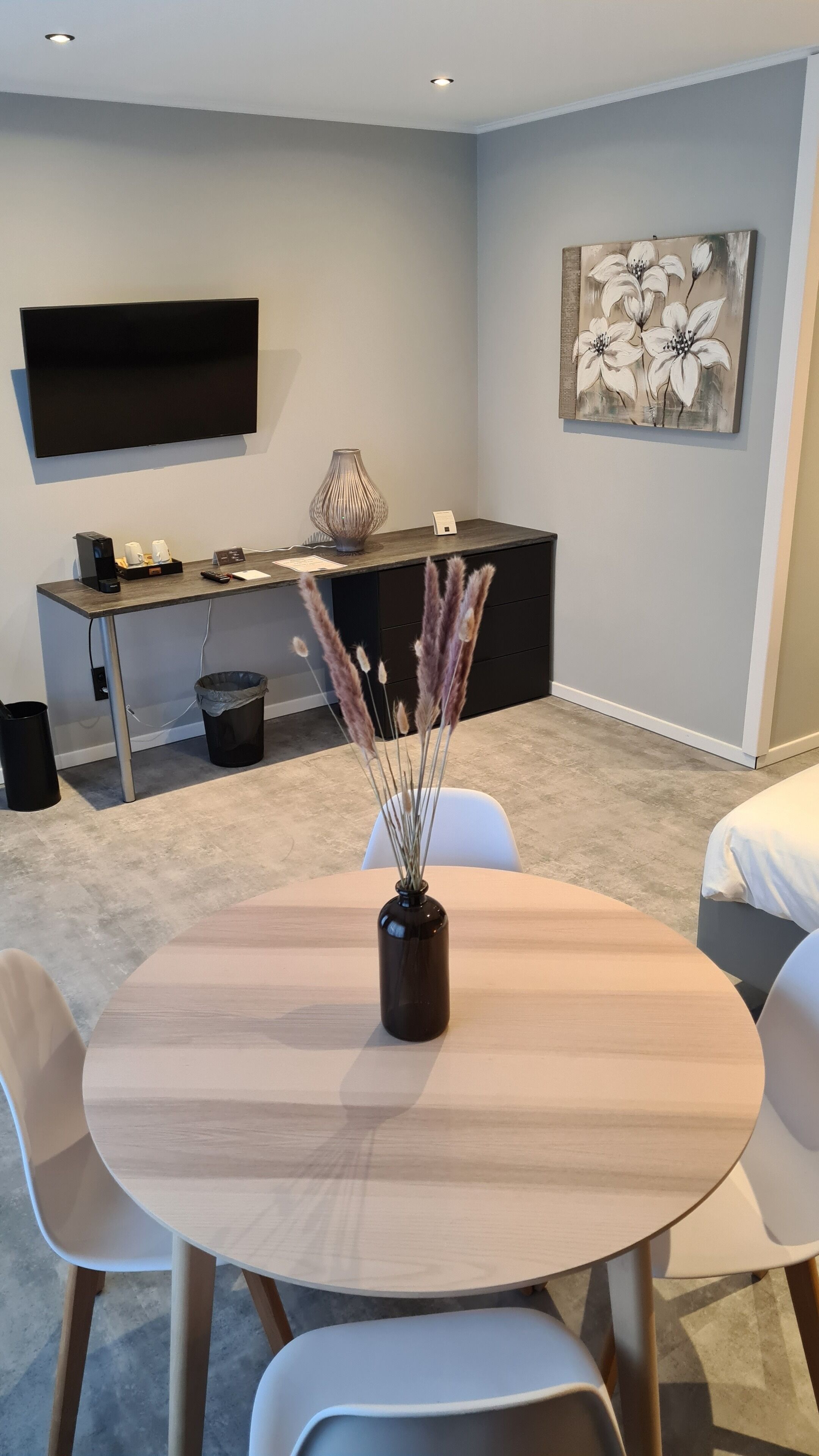 quadruple room | 1 bedroom, individually furnished, desk, laptop workspace