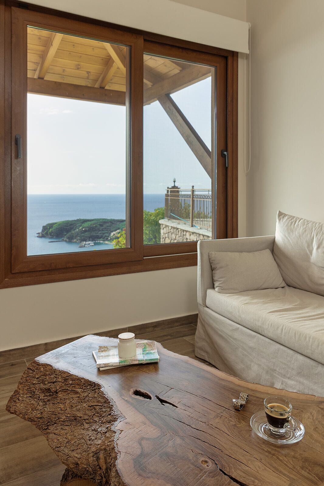 Frette Italian sheets, premium bedding, pillow-top beds, in-room safe