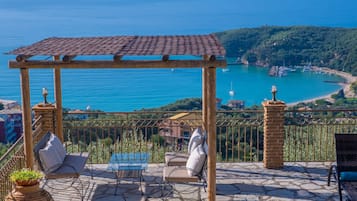 Deluxe Villa | 1 bedroom, Frette Italian sheets, premium bedding, pillowtop beds