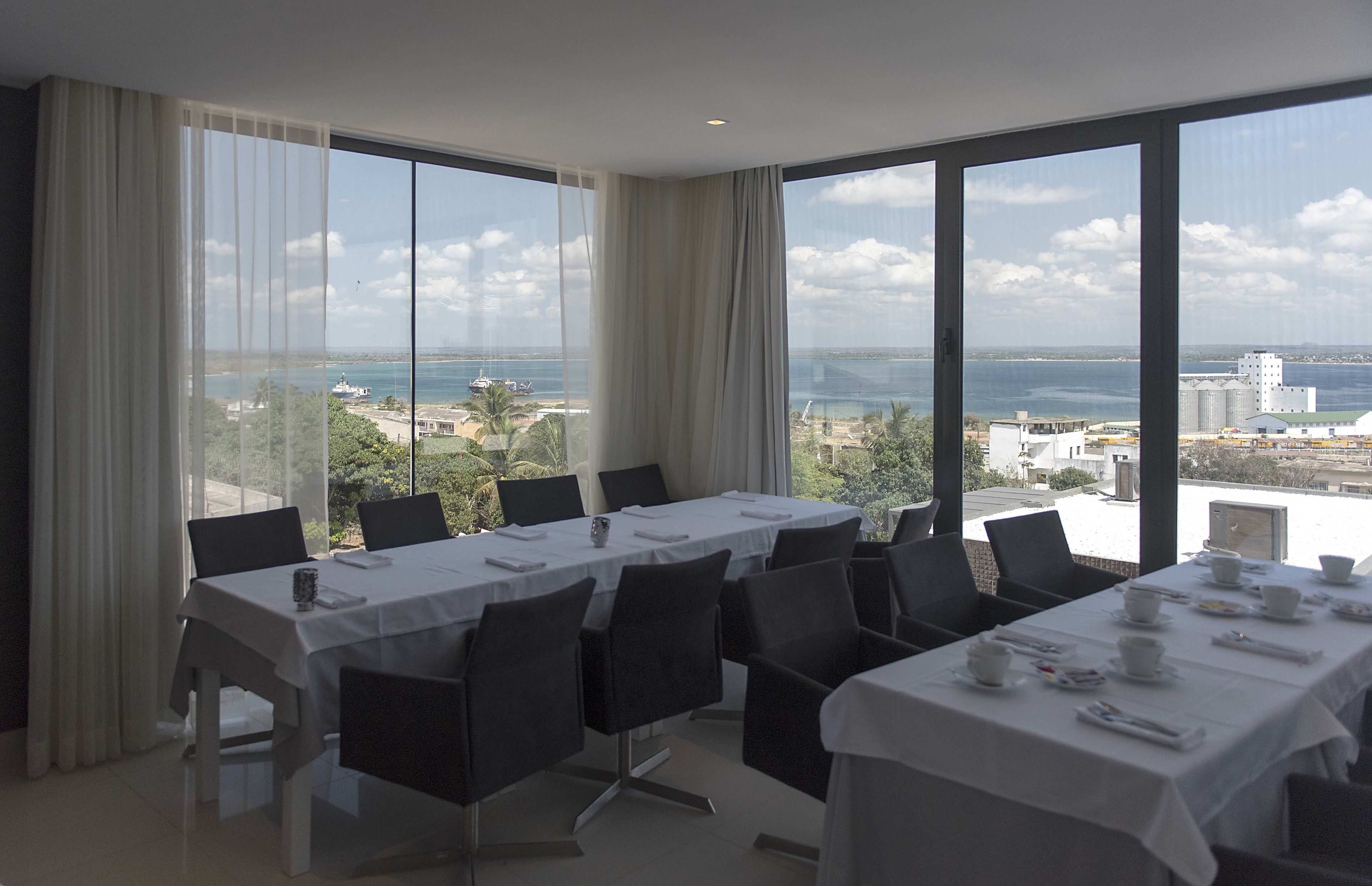 breakfast, lunch and dinner served