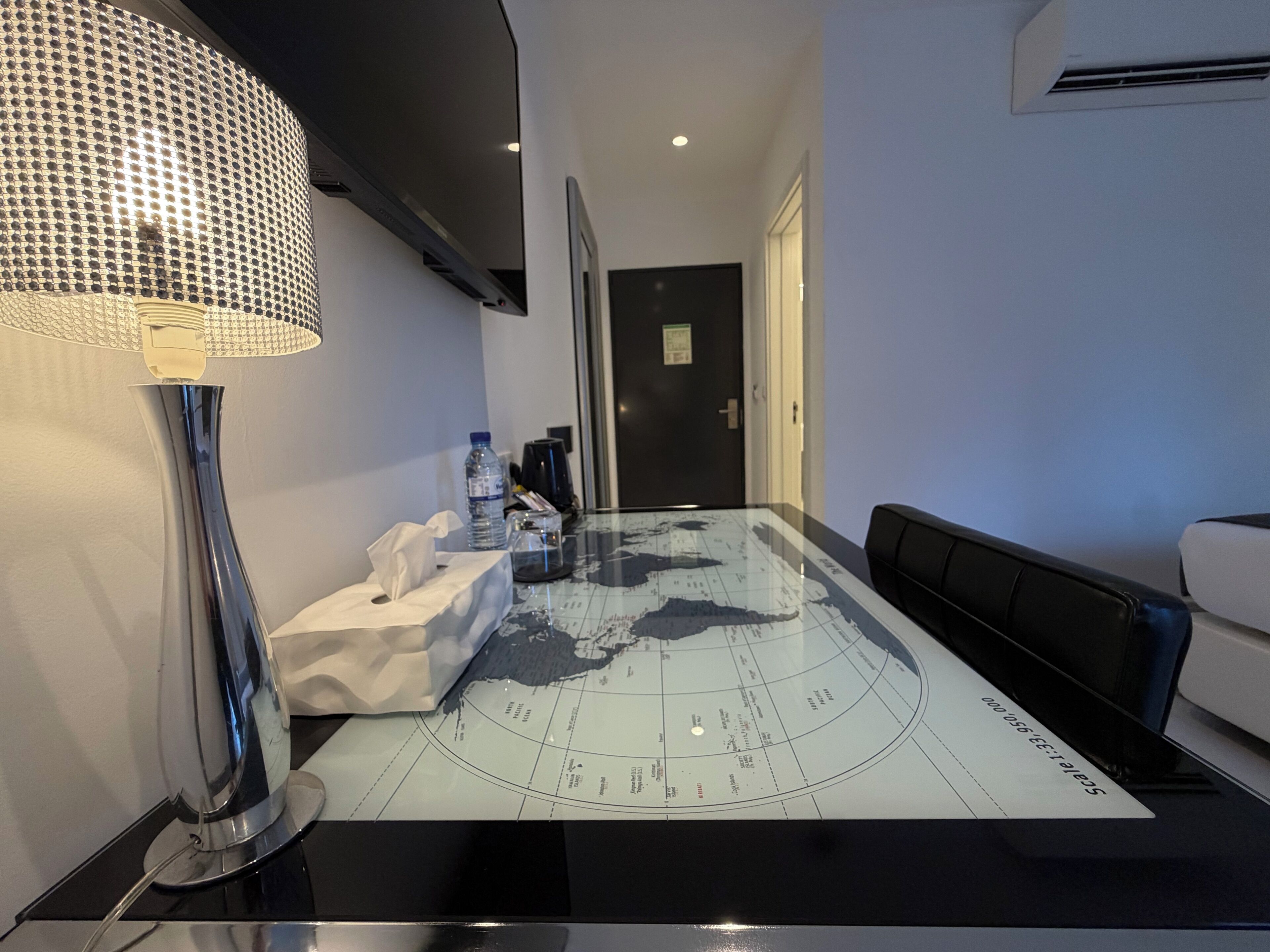 Suite Villa | Minibar, in-room safe, desk, soundproofing