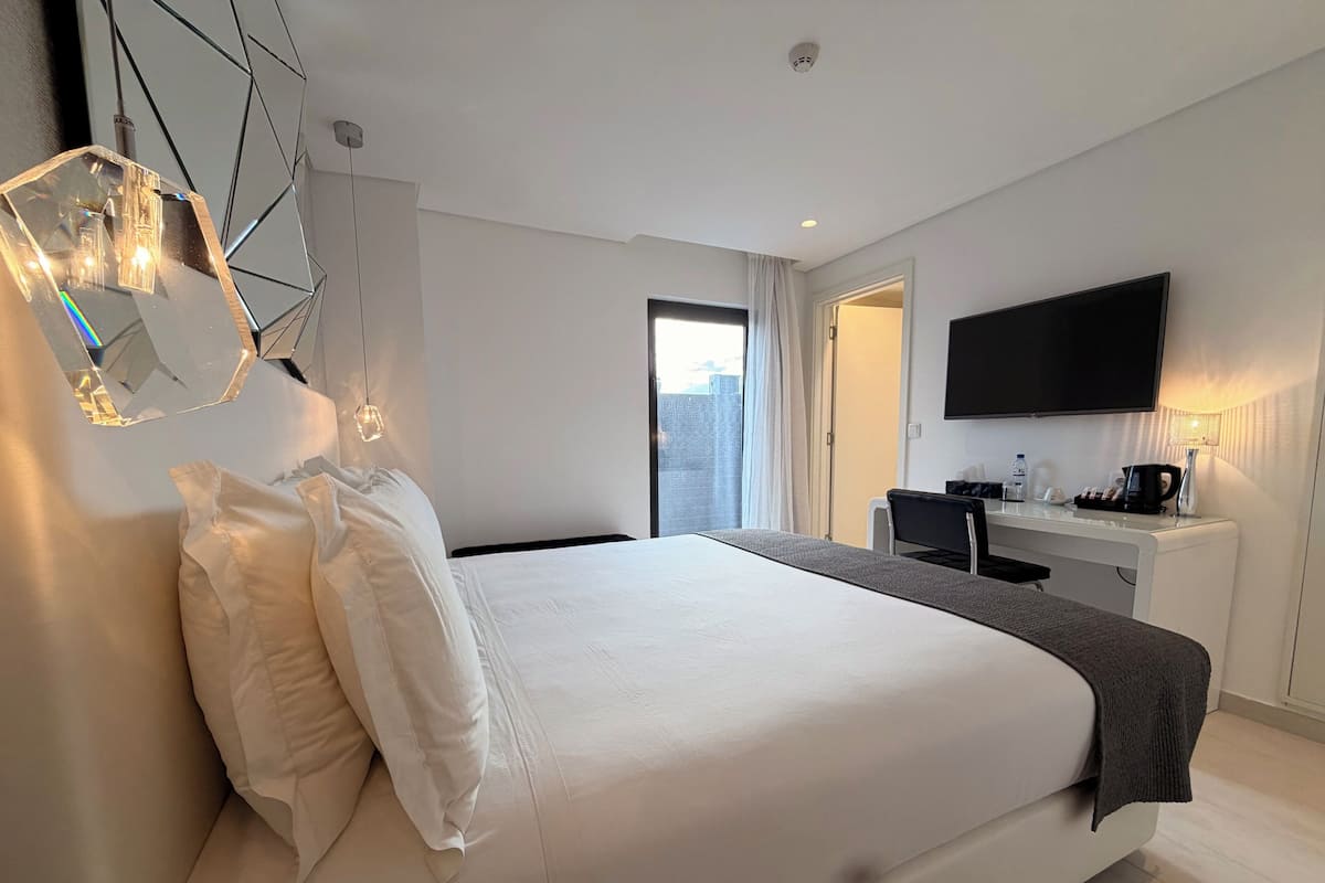 Suite Standard | Minibar, Zimmersafe, Schreibtisch, schallisolierte Zimmer