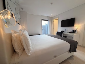 Suite Standard | Minibar, Zimmersafe, Schreibtisch, schallisolierte Zimmer