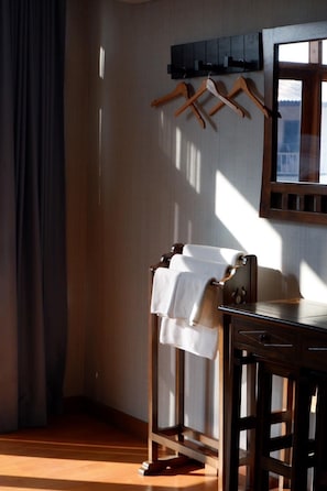 Habitació doble clàssica | Escriptori, wifi gratuïta i roba de llit