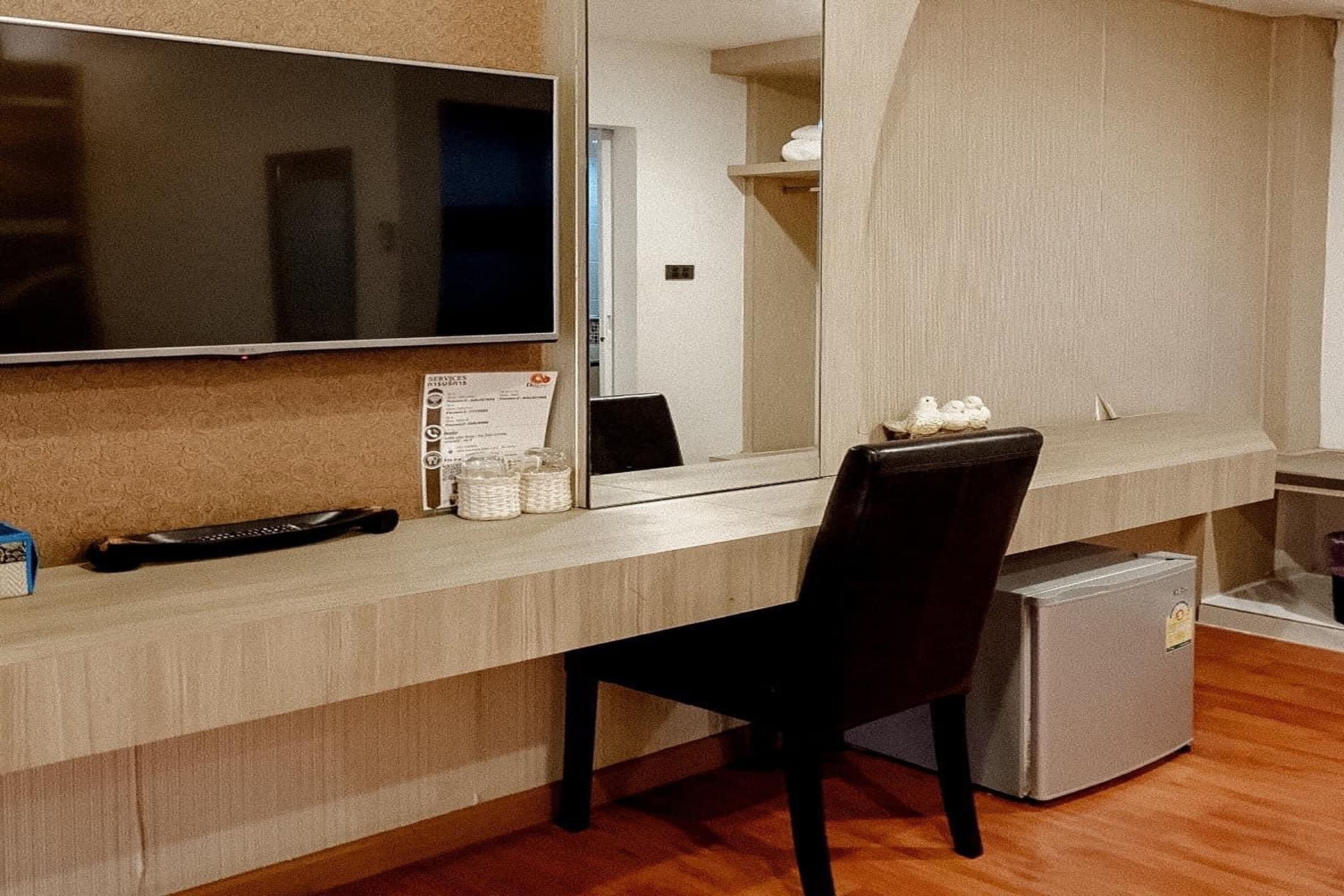 standard double room | 1 bedroom, desk, free wifi, bed sheets