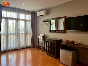 Habitación clásica doble | Escritorio, wifi gratis, ropa de cama