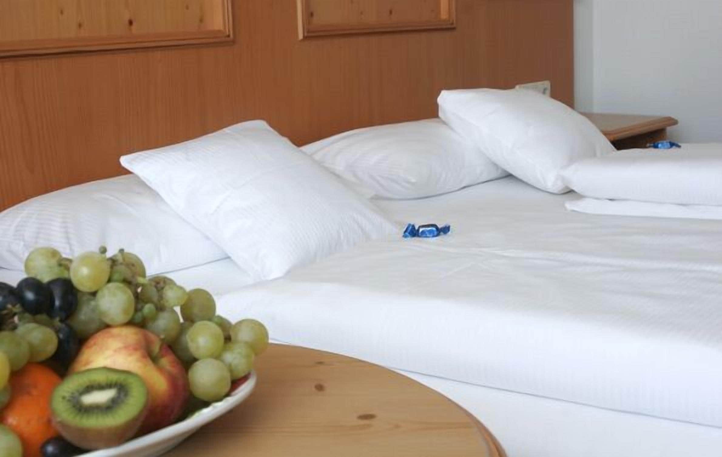 standard double room, 1 double bed, accessible, non smoking | room amenity