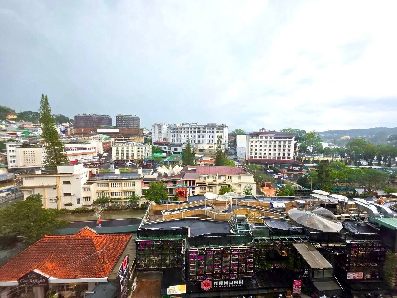 executive double room | minibar, in-room safe, desk, blackout curtains