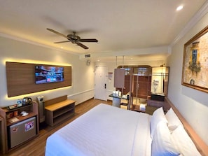 Executive Double Room | Minibar, in-room safe, desk, blackout drapes - Tulip Hotel 2 (Da Lat)