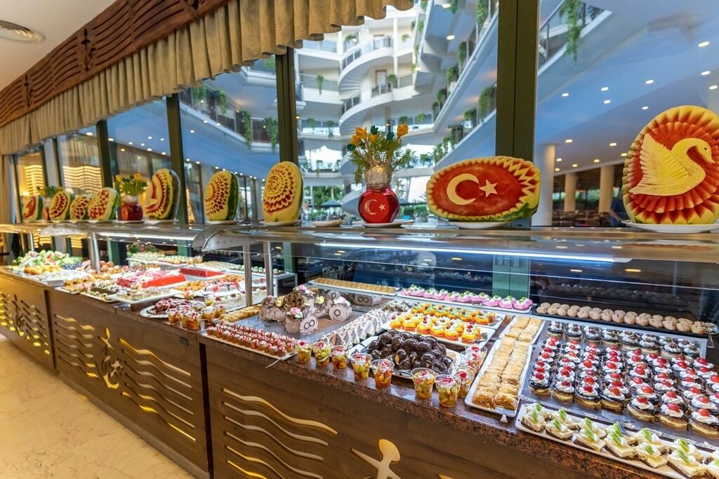 Breakfast, lunch and dinner served