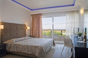 ห้องสแตนดาร์ด, วิวทะเล | ตู้นิรภัยในห้องพัก, เปล/เตียงเด็กอ่อน (ฟรี), Wi-Fi ฟรี