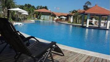 Outdoor pool, pool loungers