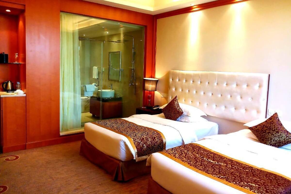 Economy Twin Room | Premium bedding, down comforters, Select Comfort beds, minibar