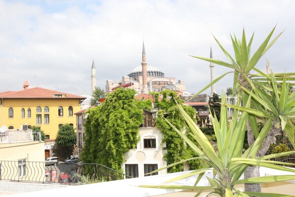Terrace/patio - Istanbul Hanedan Hotel (Istanbul)