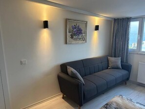 Deluxe Double Room | In-room safe, desk, soundproofing, iron/ironing board - Istanbul Hanedan Hotel (Istanbul)