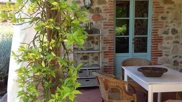 Apartment, 2 Bedrooms | Terrace/patio