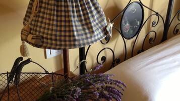 Apartment, 2 Bedrooms | Iron/ironing board, cribs/infant beds, rollaway beds, free WiFi