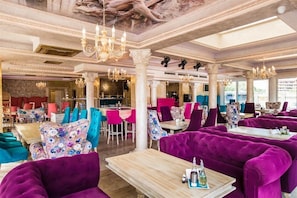 Dining - Avenue Deluxe (Sunny Beach)