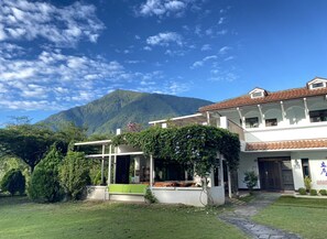 Front of property - Liwuzuocun Homestay  (Xiulin)