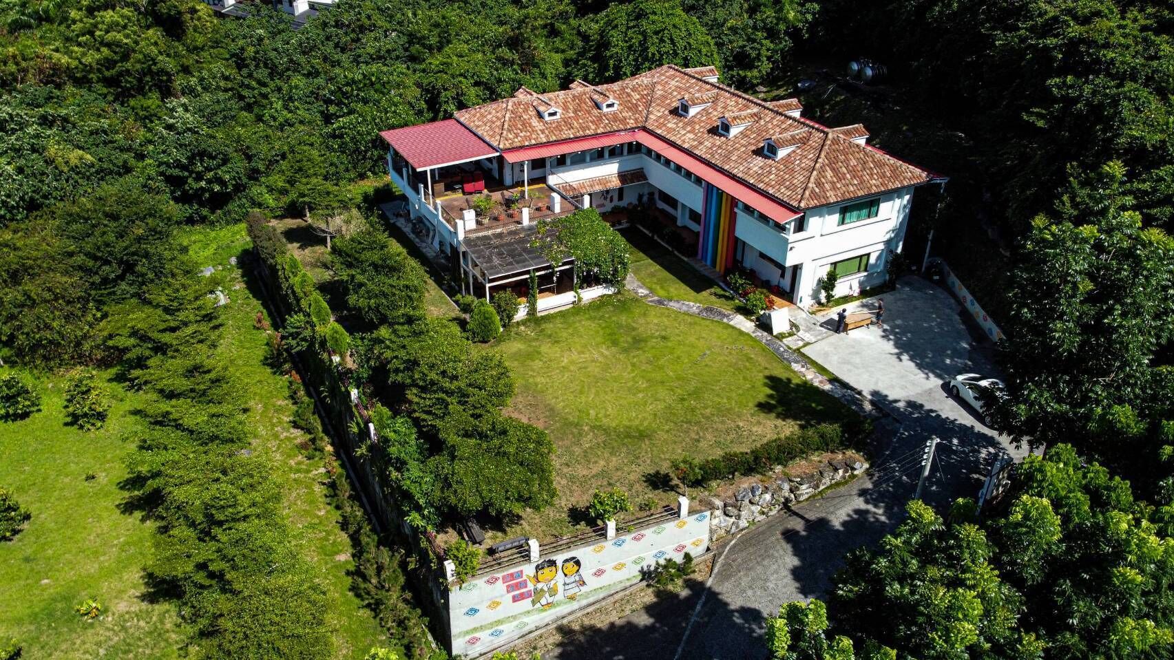 المنشأة من الخارج