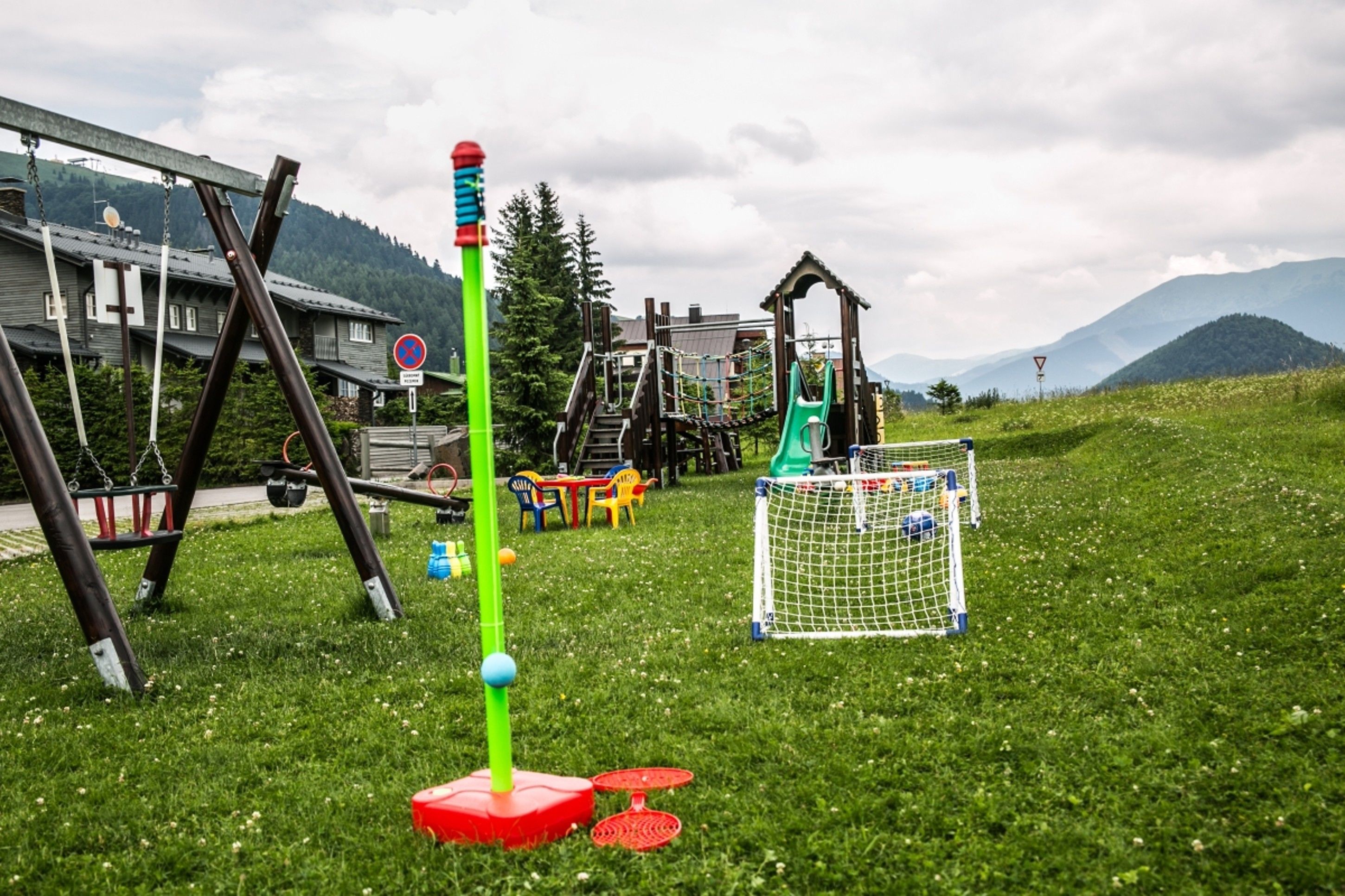 children’s play area – outdoor