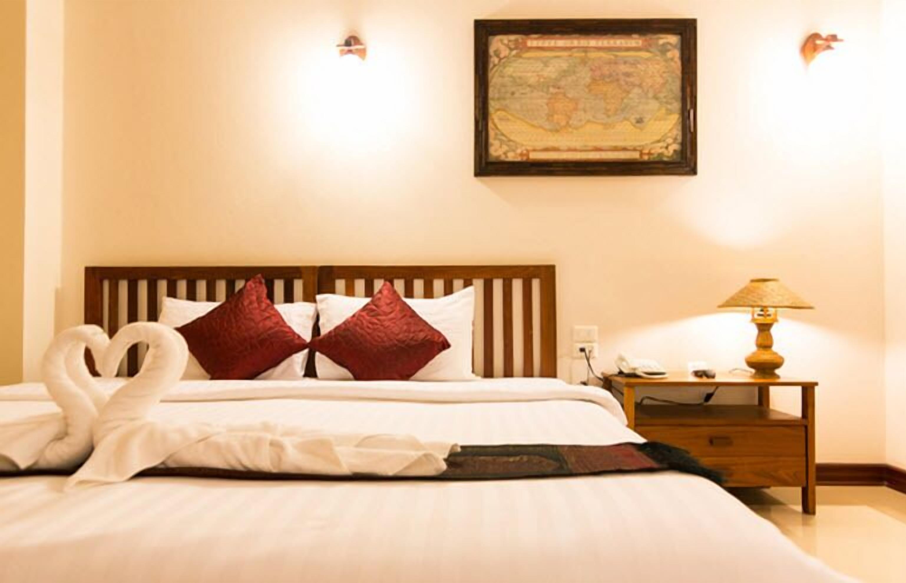 deluxe room | in-room safe, desk, rollaway beds, free wifi