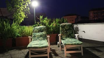 Habitación doble, Terraza | Minibar, caja de seguridad en la habitación y escritorio