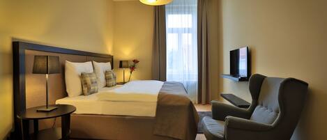 Skrivebord, baby-/barnesenge (tillægsgebyr), gratis Wi-Fi, sengetøj