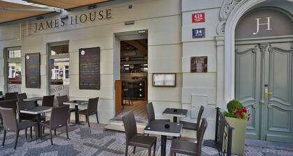 James Hotel & Apartments